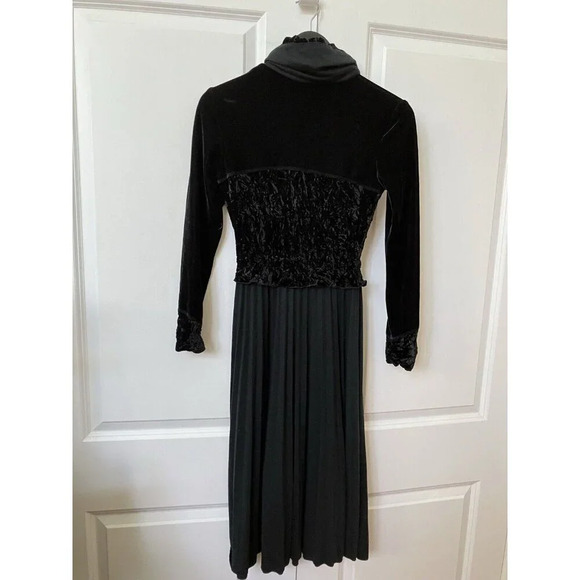 Vintage 90’s Grace Black Velvet Long Sleeve Midi Dress Goth Whimsical  Fairy - Picture 2 of 5